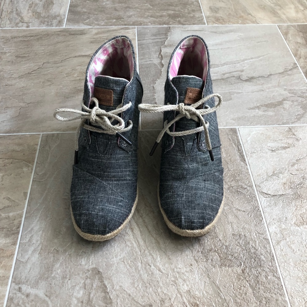 Tom wedges size 6.5